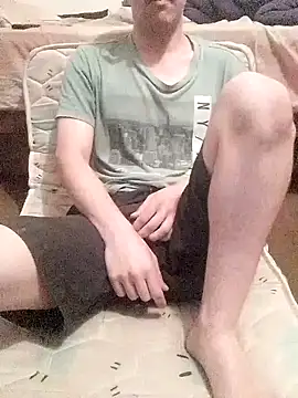 Snapshot of Submissive_Latex_Doll chatting on July 5, 1:21 am Submissive Latex Doll online show from July 5, 1:21 am