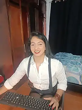 Paulina house online show from August 4, 8:46 pm
