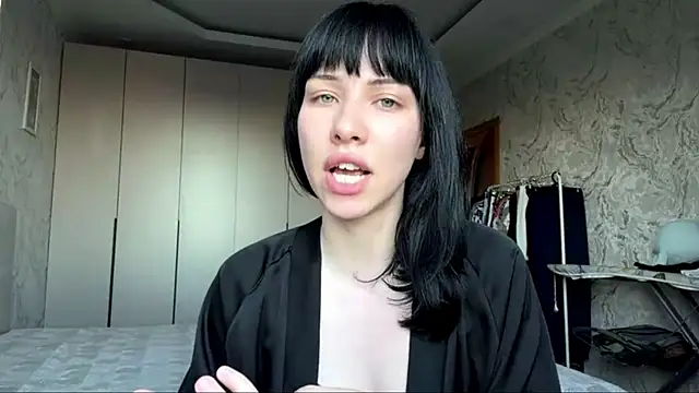 Snapshot of DomenicaLowe chatting on July 7, 3:26 pm DomenicaLowe online show from July 7, 3:26 pm