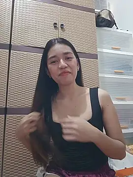 kylieathena online show from July 10, 12:21 am