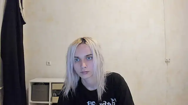 Snapshot of LanaCute chatting on July 10, 8:31 pm LanaCute online show from July 10, 8:31 pm