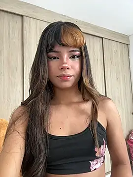 Snapshot of chlloe_larson chatting on July 18, 2:58 pm chlloe larson online show from July 18, 2:58 pm