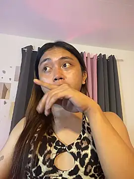 Snapshot of urslutgian chatting on July 6, 6:53 am urslutgian online show from July 6, 6:53 am
