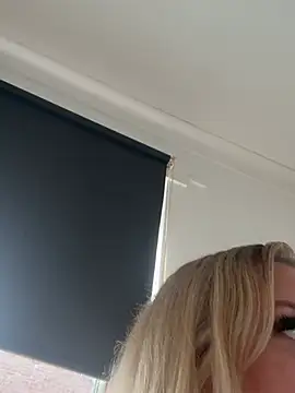 Snapshot of Lils_xoxo chatting on July 21, 7:31 am Lils xoxo online show from July 21, 7:31 am