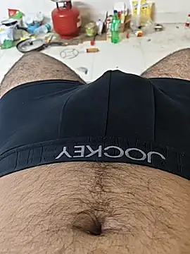 Snapshot of Hard_Hairy_Medium chatting on July 6, 3:03 pm Hard Hairy Medium online show from July 6, 3:03 pm