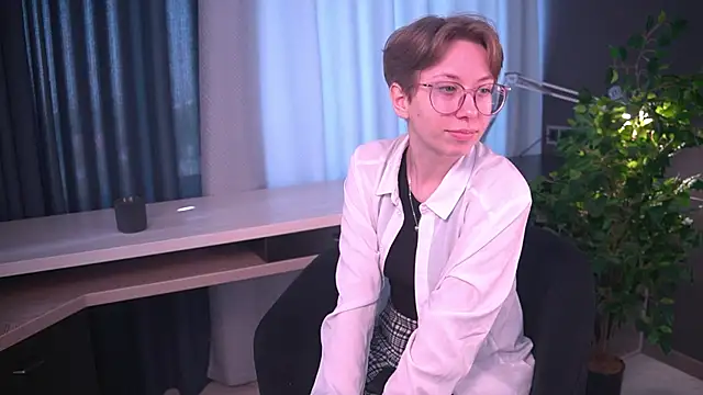 JulietaSthole online show from July 8, 2:46 am