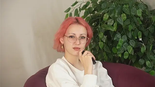 ErmelindaRottner online show from July 8, 7:42 am