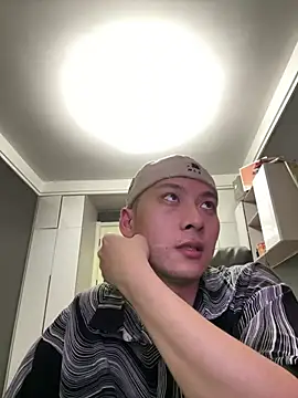 yichen008 online show from July 7, 4:21 pm