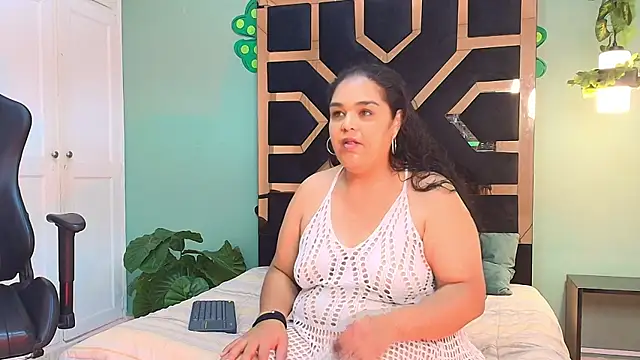 LILY CURLS online show from July 7, 7:06 pm