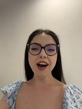 Snapshot of KaylaLewyss chatting on July 7, 7:28 pm KaylaLewyss online show from July 7, 7:28 pm