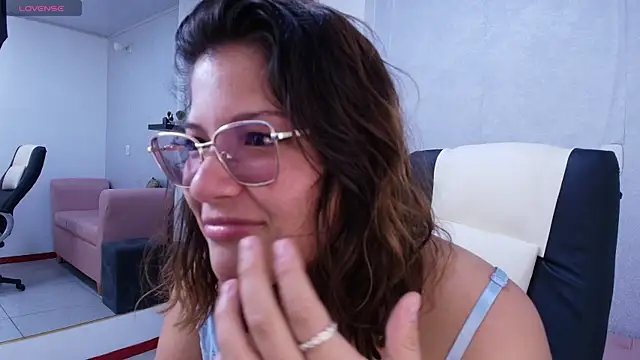 Snapshot of Lucero_Angels chatting on July 8, 7:47 pm Lucero Angels online show from July 8, 7:47 pm