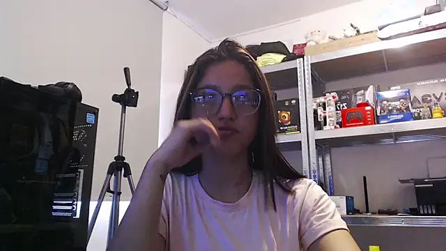Snapshot of Luna_sweetie_ chatting on July 9, 1:10 pm Luna sweetie online show from July 9, 1:10 pm
