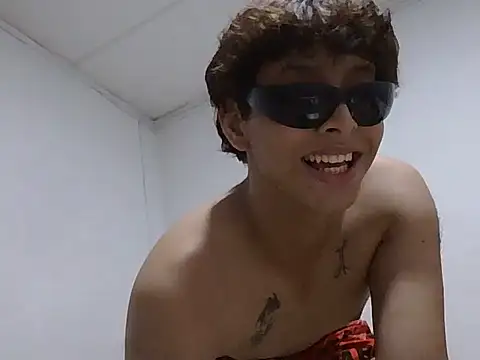 Snapshot of NarcismoXmoon chatting on July 15, 12:17 am NarcismoXmoon online show from July 15, 12:17 am
