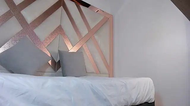 mila evanss online show from July 16, 3:47 am