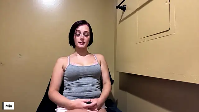 miaaellie online show from July 15, 4:19 am
