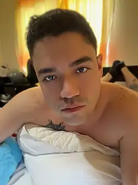 Valentino ruiz online show from July 15, 9:00 pm