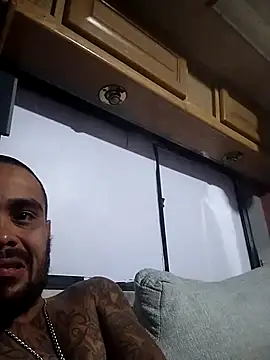 Snapshot of chipblu chatting on July 11, 4:02 am chipblu online show from July 11, 4:02 am