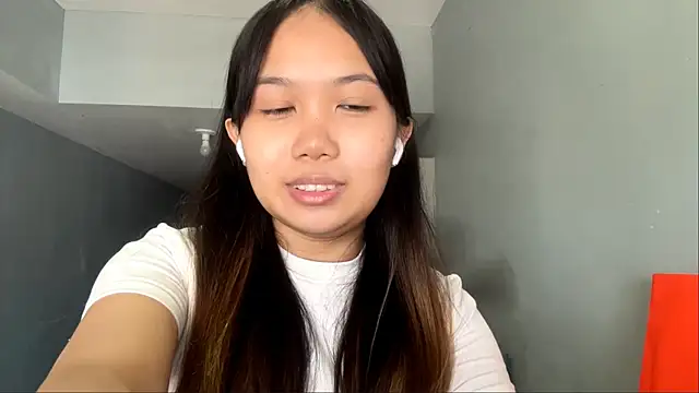 Snapshot of LeotaBenston chatting on July 9, 8:04 am LeotaBenston online show from July 9, 8:04 am