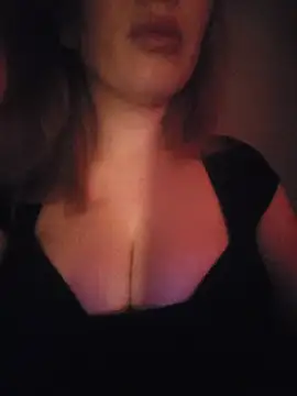 Snapshot of Katy_Brie chatting on July 7, 8:45 pm Katy Brie online show from July 7, 8:45 pm