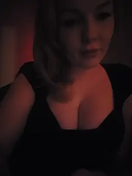 Snapshot of Katy_Brie chatting on July 9, 6:18 pm Katy Brie online show from July 9, 6:18 pm