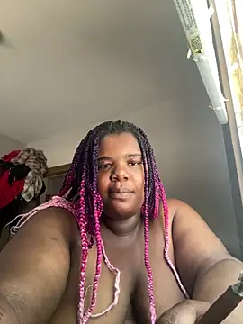 Snapshot of QueenTease420 chatting on July 15, 2:13 pm QueenTease420 online show from July 15, 2:13 pm