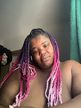 Snapshot of QueenTease420 chatting on July 10, 2:17 pm QueenTease420 online show from July 10, 2:17 pm