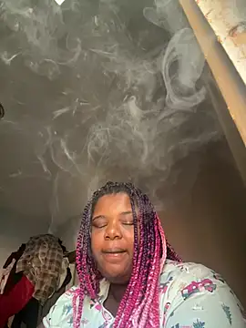 Snapshot of QueenTease420 chatting on July 22, 3:58 pm QueenTease420 online show from July 22, 3:58 pm