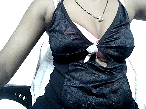 Hotradhika007 online show from July 13, 11:42 am