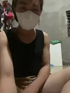 Snapshot of quyquy01 chatting on July 10, 3:34 pm quyquy01 online show from July 10, 3:34 pm