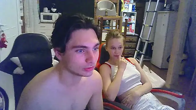 Snapshot of chrissexy40 chatting on July 7, 9:40 pm chrissexy40 online show from July 7, 9:40 pm
