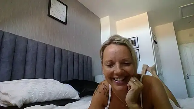 SexpotPolly online show from July 11, 8:47 am