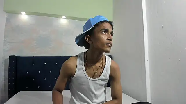 Snapshot of sebastian_torress chatting on July 8, 7:47 pm sebastian torress online show from July 8, 7:47 pm
