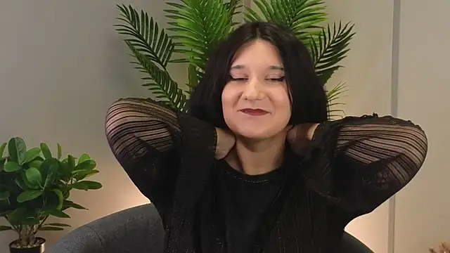 Snapshot of LuraBellazer chatting on July 8, 11:33 am LuraBellazer online show from July 8, 11:33 am