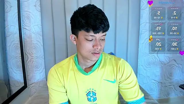Andreuww  online show from July 10, 3:50 am