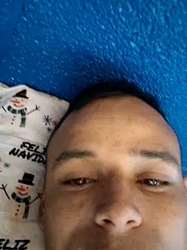 davidflz95 online show from July 13, 6:40 pm