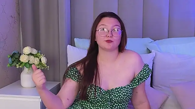 SophiaaBelle online show from July 8, 10:16 am