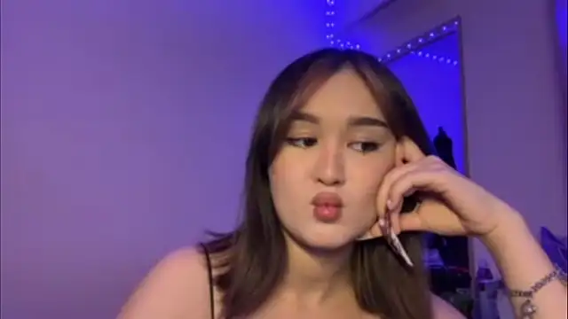 Roxyyass online show from July 8, 7:25 pm