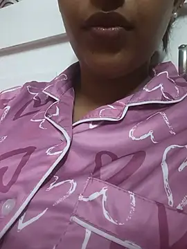 sharmilasingh89 online show from July 9, 8:30 pm