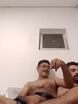 Snapshot of peludod chatting on July 9, 4:57 am peludod online show from July 9, 4:57 am