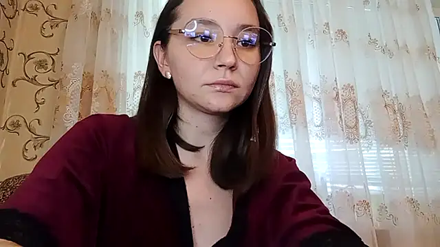 Snapshot of IsabelKim_ chatting on July 11, 1:00 pm IsabelKim online show from July 11, 1:00 pm