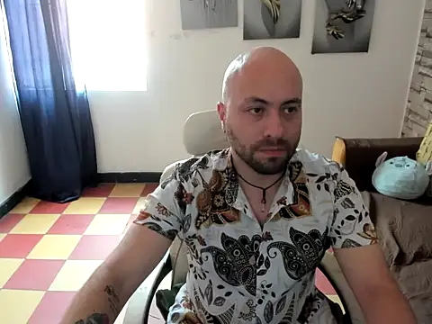 Snapshot of mike_lovers_ chatting on July 10, 7:25 pm mike lovers online show from July 10, 7:25 pm