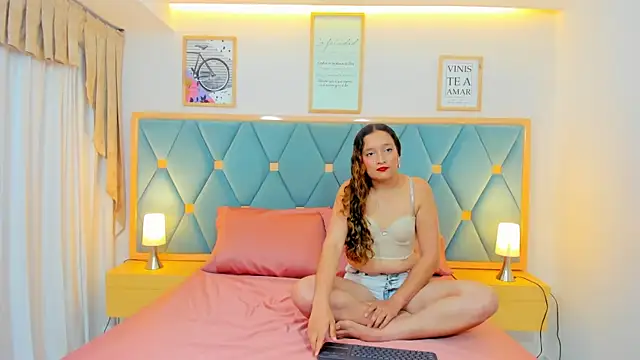 miss  kiara online show from July 9, 7:35 pm
