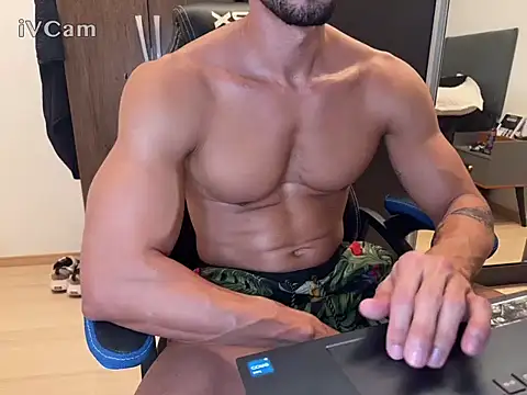 Snapshot of MisterLuxbr chatting on July 9, 2:56 am MisterLuxbr online show from July 9, 2:56 am
