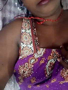 Snapshot of Mnisha6619 chatting on July 10, 5:40 am Mnisha6619 online show from July 10, 5:40 am