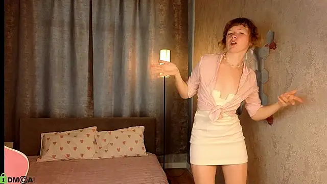 Snapshot of VioletDesiree chatting on July 21, 1:30 am VioletDesiree online show from July 21, 1:30 am