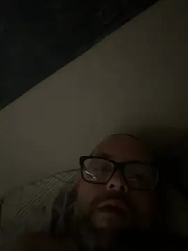 Snapshot of gableben chatting on July 9, 8:26 am gableben online show from July 9, 8:26 am