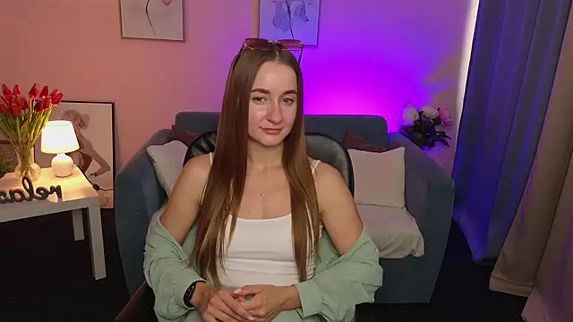 IrisBloomm online show from July 9, 12:37 pm