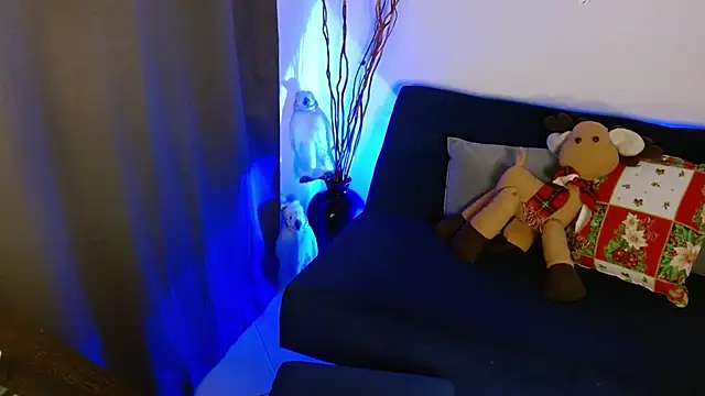 lispetite online show from December 15, 4:40 am