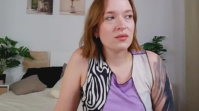 Snapshot of Tia_shy chatting on July 18, 1:20 pm Tia shy online show from July 18, 1:20 pm