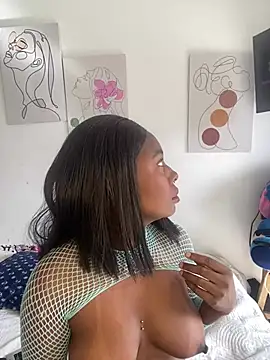 Emilybrowm01 online show from July 16, 8:28 pm